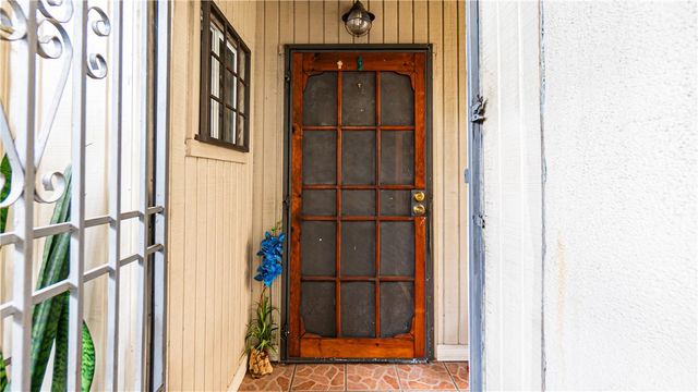4656 Floral, Los Angeles, CA 90022