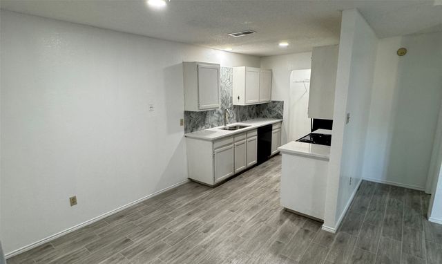 6507 Central Avenue, North Richland Hills, TX 76182