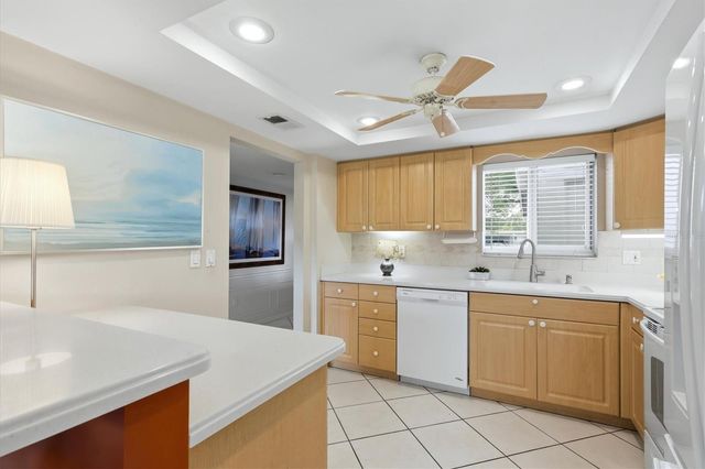 4208 ROXANE BOULEVARD 95, Sarasota, FL 34235