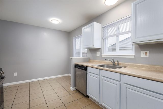 13679 Sidonie Avenue, Warren, MI 48089