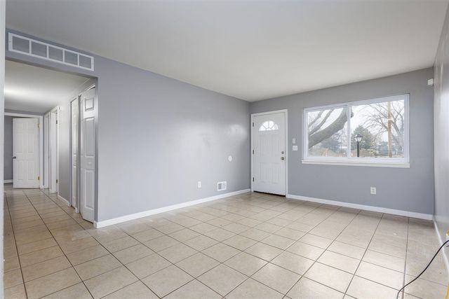 13679 Sidonie Avenue, Warren, MI 48089