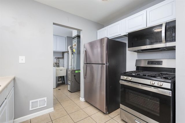 13679 Sidonie Avenue, Warren, MI 48089