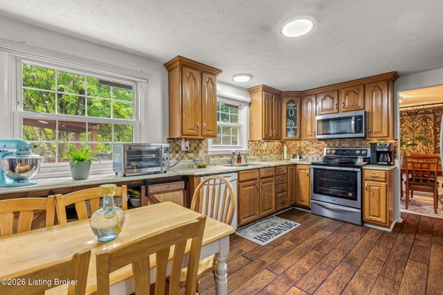 4510 Shenandoah Dr, Louisville, KY 40241