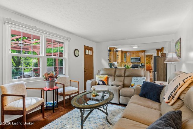 4510 Shenandoah Dr, Louisville, KY 40241