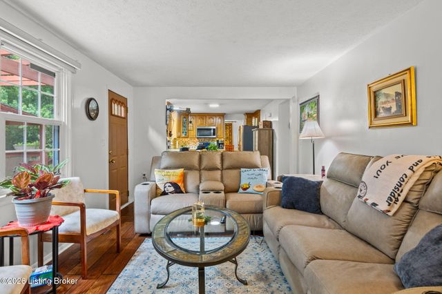 4510 Shenandoah Dr, Louisville, KY 40241