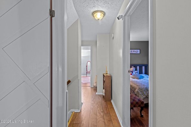 4510 Shenandoah Dr, Louisville, KY 40241