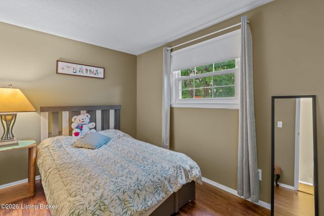 4510 Shenandoah Dr, Louisville, KY 40241