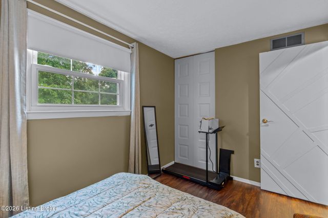 4510 Shenandoah Dr, Louisville, KY 40241