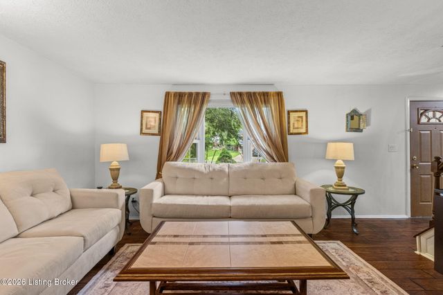 4510 Shenandoah Dr, Louisville, KY 40241