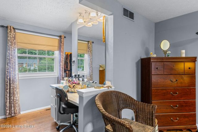 4510 Shenandoah Dr, Louisville, KY 40241