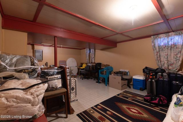4510 Shenandoah Dr, Louisville, KY 40241