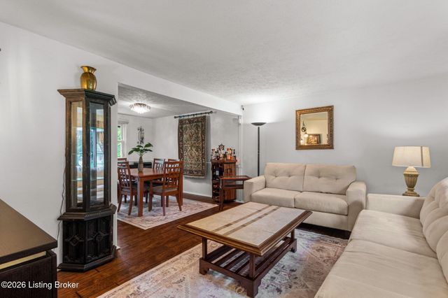 4510 Shenandoah Dr, Louisville, KY 40241