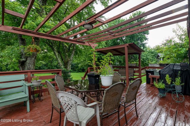 4510 Shenandoah Dr, Louisville, KY 40241