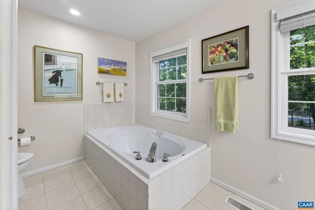 8 ROCKWOOD LN, Palmyra, VA 22963