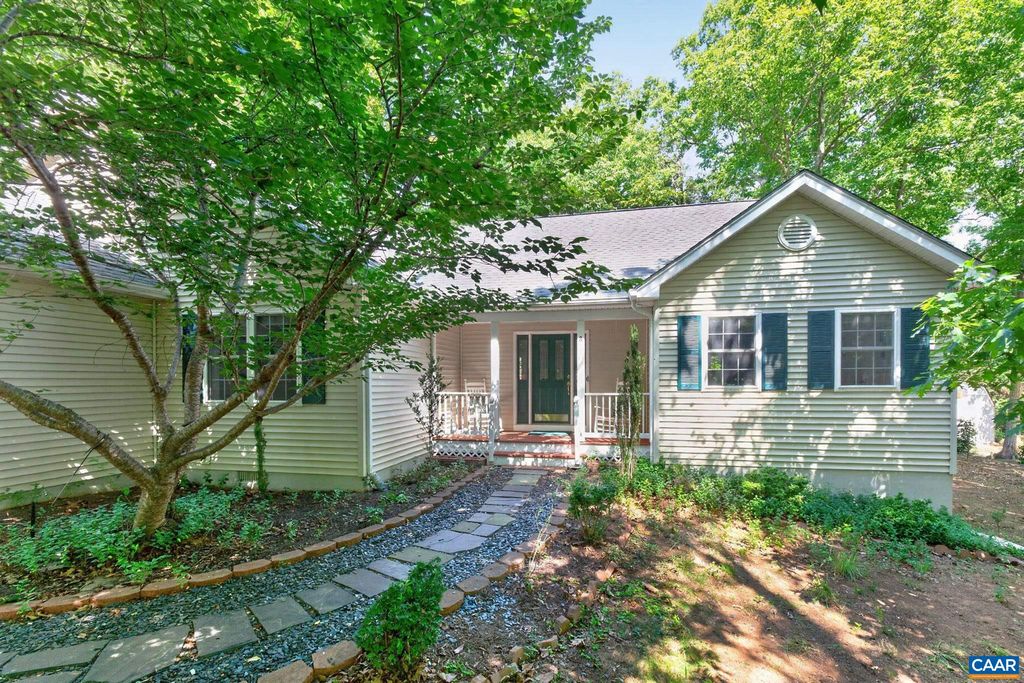 8 ROCKWOOD LN, Palmyra, VA 22963
