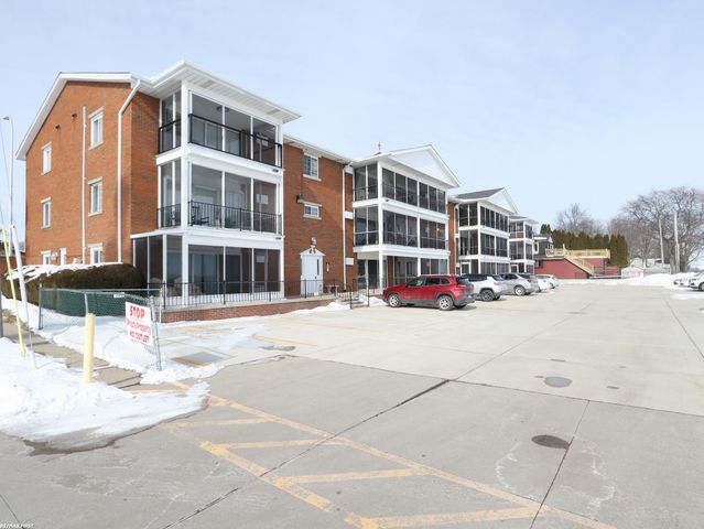 165 S Water Street, Marine City, MI 48039