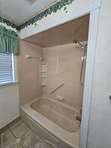 635 Sunset Drive, Imlay City, MI 48444