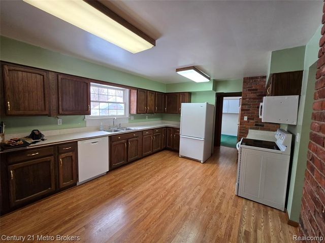 635 Sunset Drive, Imlay City, MI 48444