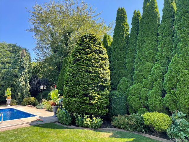 5 Lea Avenue, Manorville, NY 11949