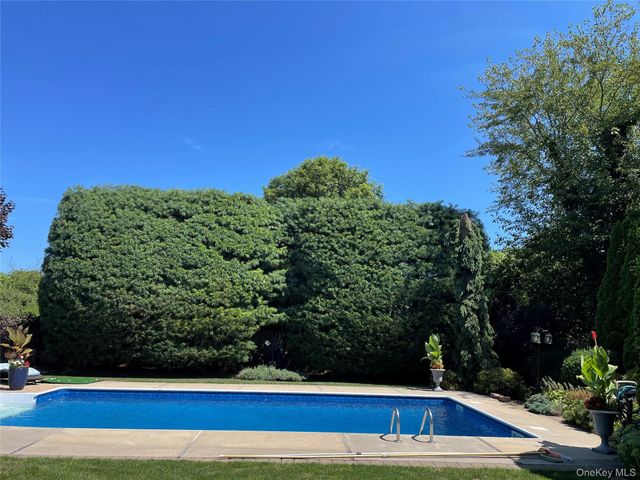 5 Lea Avenue, Manorville, NY 11949