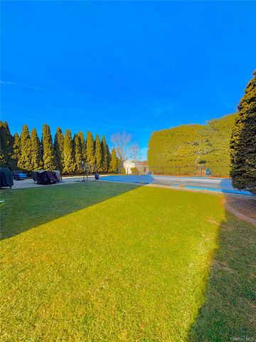 5 Lea Avenue, Manorville, NY 11949