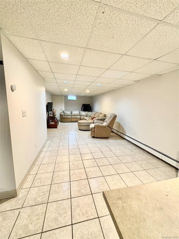 5 Lea Avenue, Manorville, NY 11949