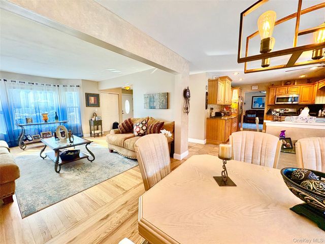 5 Lea Avenue, Manorville, NY 11949