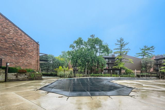 14509 Sussex Court PH3, Oak Forest, IL 60452