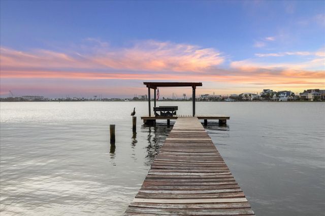6500 Bayou Front, Galveston, TX 77551