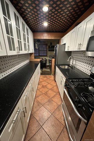 153-25 88th Street 5L, Howard Beach, NY 11414