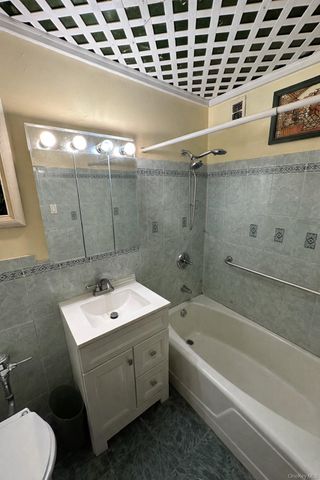 153-25 88th Street 5L, Howard Beach, NY 11414