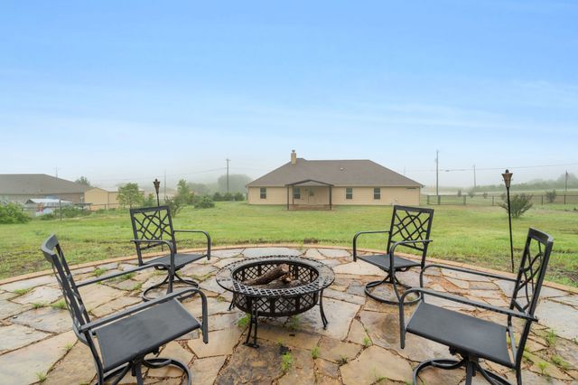 7207 Veal Station Road, Weatherford, TX 76085
