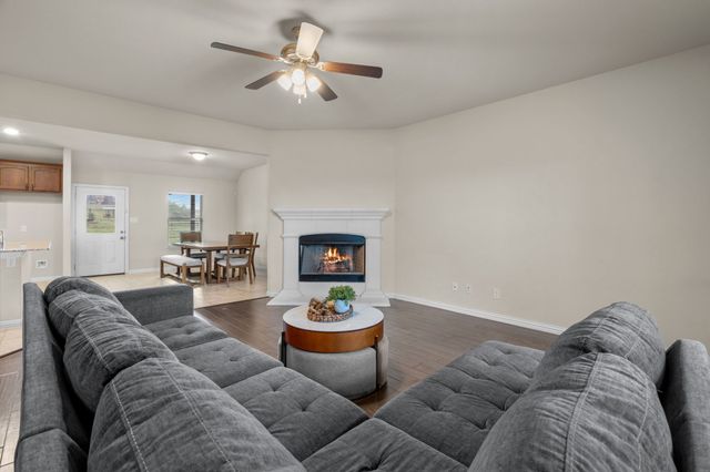 7207 Veal Station Road, Weatherford, TX 76085