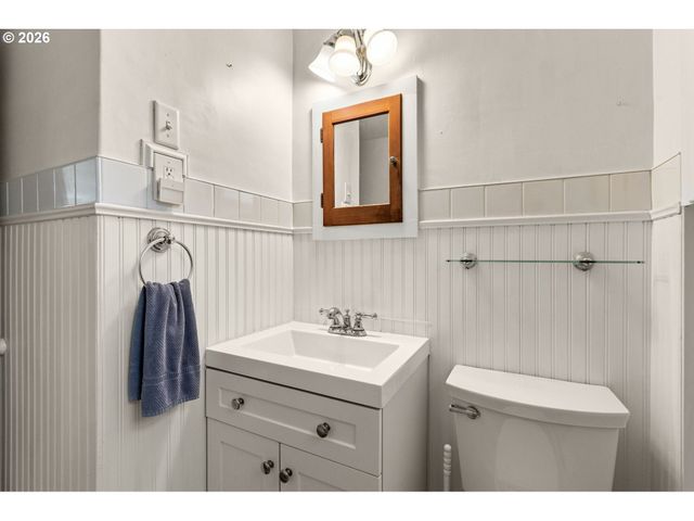 886 POLK St, Eugene, OR 97402