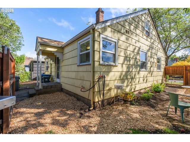 886 POLK St, Eugene, OR 97402
