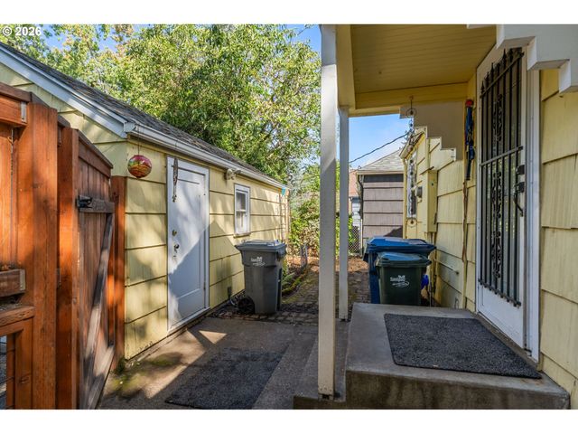 886 POLK St, Eugene, OR 97402