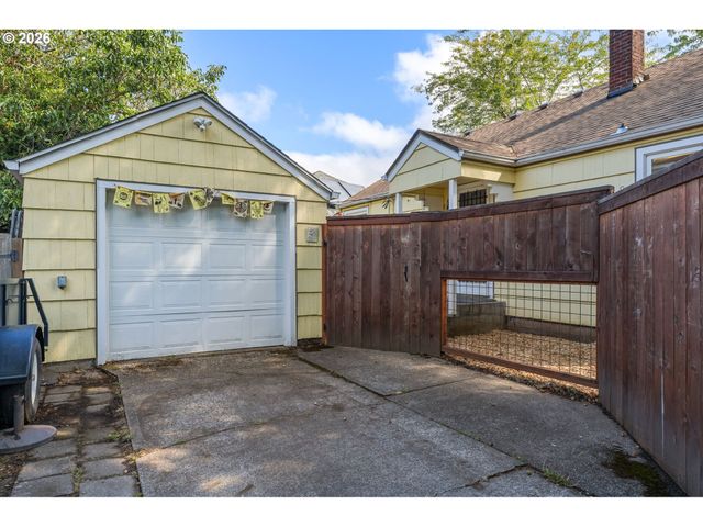 886 POLK St, Eugene, OR 97402