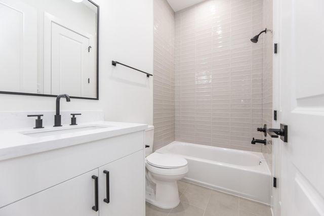 311 E 34th Street B, Houston, TX 77018
