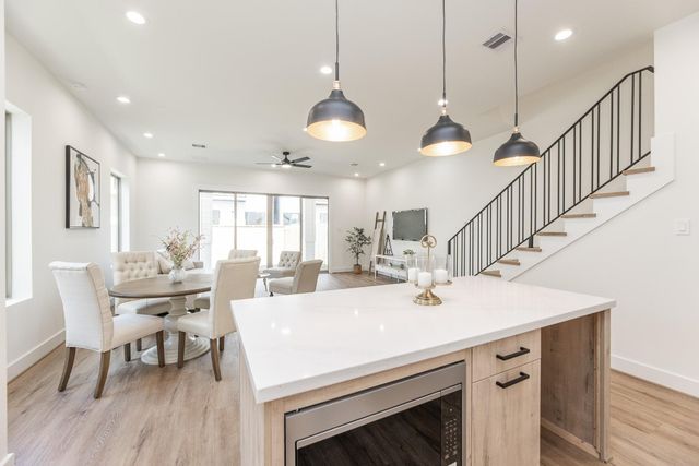 311 E 34th Street B, Houston, TX 77018