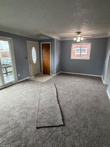 26125 Huntington Drive, Roseville, MI 48066