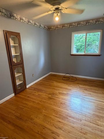 26125 Huntington Drive, Roseville, MI 48066