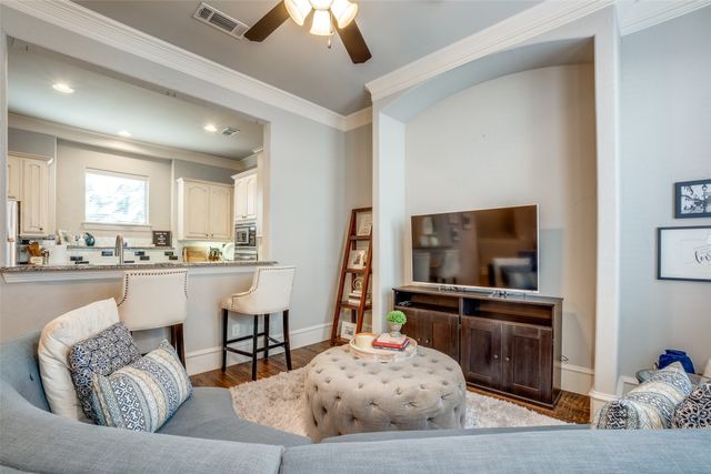 1914 Euclid Avenue B, Dallas, TX 75206