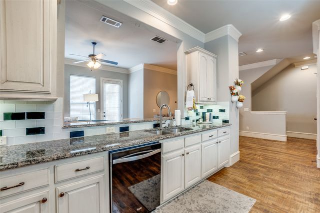 1914 Euclid Avenue B, Dallas, TX 75206