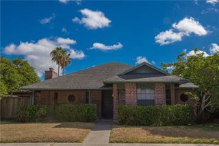 2946 River Bend Ct, Corpus Christi, TX 78415