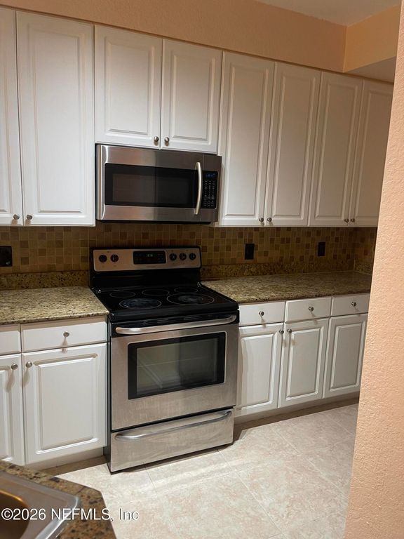 8539 GATE Parkway 122, Jacksonville, FL 32216