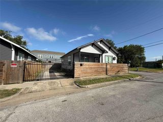 2400 Burkett Street, Houston, TX 77004