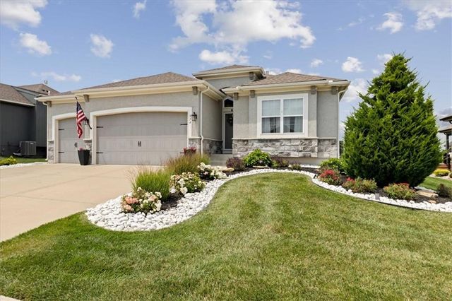 914 Zennor Lane, Raymore, MO 64083