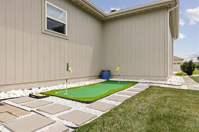 914 Zennor Lane, Raymore, MO 64083
