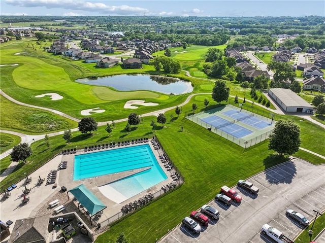 914 Zennor Lane, Raymore, MO 64083