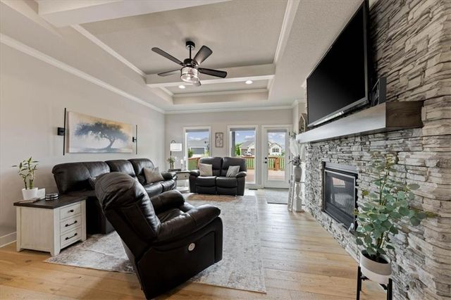 914 Zennor Lane, Raymore, MO 64083